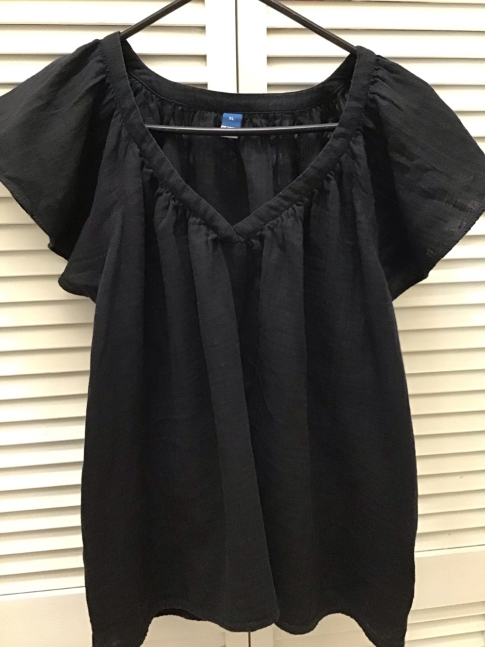 Old Navy Black V-Neck Flutter Sleeve Tunic Top